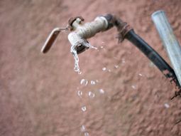 OSE aumentó los niveles de salinidad del agua potable. OSE aumentó los niveles de salinidad del agua potable.