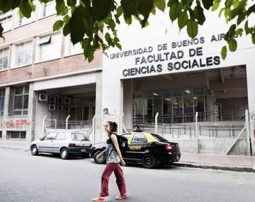 Violenta agresión de un militante libertario a otro de izquierda en la Facultad de Ciencias Sociales