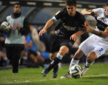 Gimnasia superó a Racing y quedó a tiro de la punta