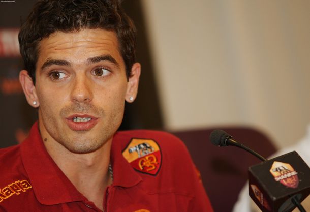 Se cayó: en Vélez descartan el posible arribo de Gago