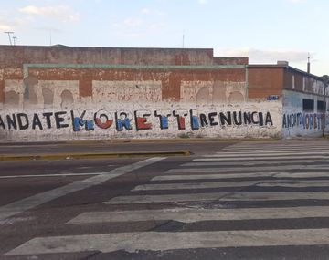 Tensión al límite en San Lorenzo: aparecieron pintadas contra Moretti