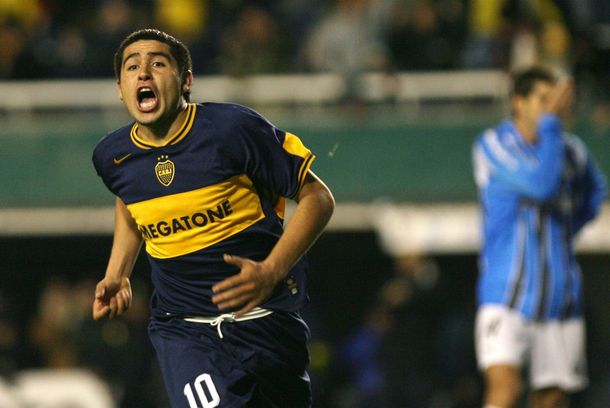 Riquelme le metió presión a Boca, ninguneó a Pablo Pérez y bancó a Tevez