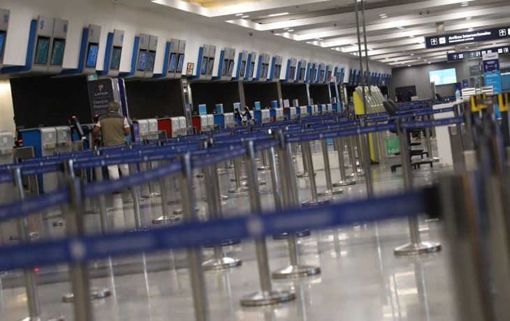 Alerta turistas de fin de semana largo: anuncian paro en todos los vuelos de Aeroparque, Ezeiza y todo el país