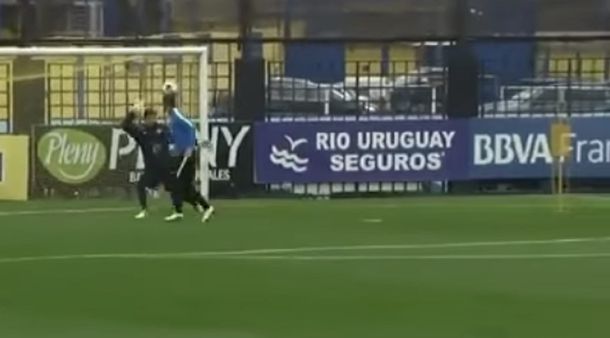 El ex Arsenal y una definición a pura clase