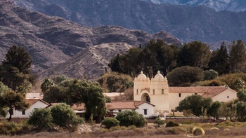 El pueblo colonial detenido en el tiempo que está sobre la Ruta 40 El pueblo colonial detenido en el tiempo que está sobre la Ruta 40