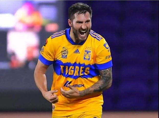 El francés Andre-Pierre Gignac hace más de diez años que llegó a México. Es figura y goleador de Tigres y vive en una mansión fastuosa.