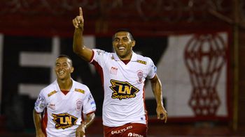las fotos del triunfo de huracan ante sporting cristal las fotos del triunfo de huracan ante sporting cristal
