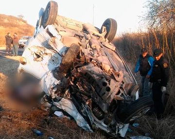 Tragedia en Salta: ocho personas murieron en un choque y vuelco