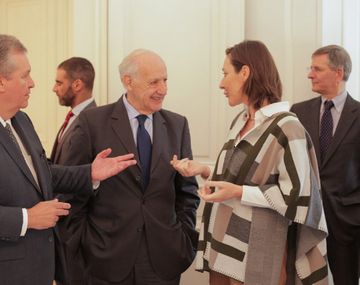 Investigan si a Lavagna le ofrecieron US$8 millones para bajar su candidatura