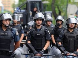 Las Fuerzas de Seguridad tienen un nuevo protocolo de detención para personas LGTBI+