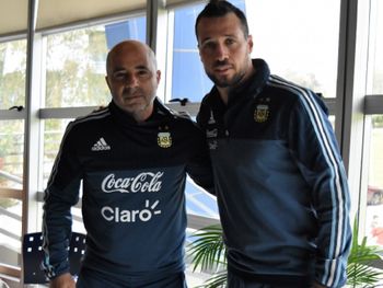 La foto del encuentro entre Sampaoli y Giustozzi