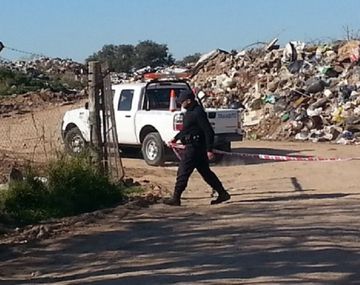 Hallan en un basural de Capitán Sarmiento el cuerpo de una mujer