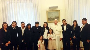 tevez y la banda, con el papa en el vaticano tevez y la banda, con el papa en el vaticano