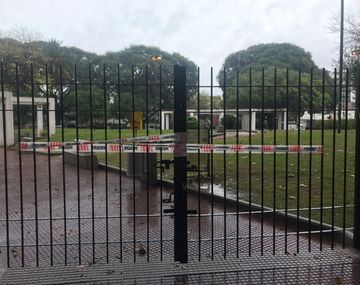 La Plaza San Miguel de Garicoits fue cerrada mientras se investiga la sustancia toxica hallada.