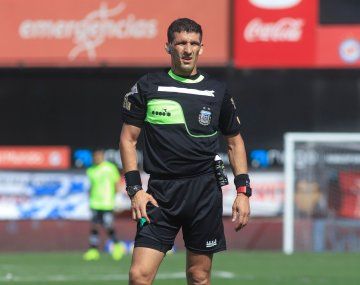 Los gremios arbitrales repudian accionar de Fassi y bancan a Merlos