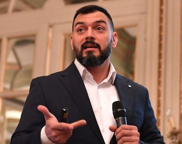 Alvarez Agis: “Volvimos a una situación donde el Gobierno sostiene una teoría económica de la cual es prácticamente su único defensor”.