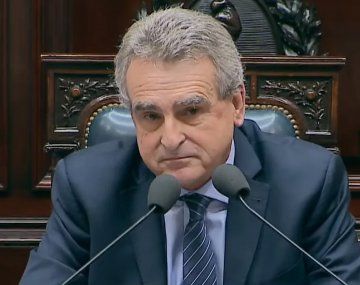 Agustín Rossi respondió más de 1200 preguntas en Diputados
