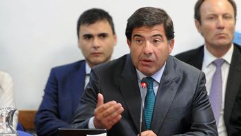 echegaray y una comitiva de legisladores viajan a paris por la causa hsbc echegaray y una comitiva de legisladores viajan a paris por la causa hsbc