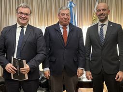 Uruguay y Argentina van tras una política de cielo abierto. Uruguay y Argentina van tras una política de cielo abierto.