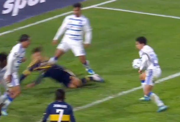 ¿Doble mano y penal para Boca?