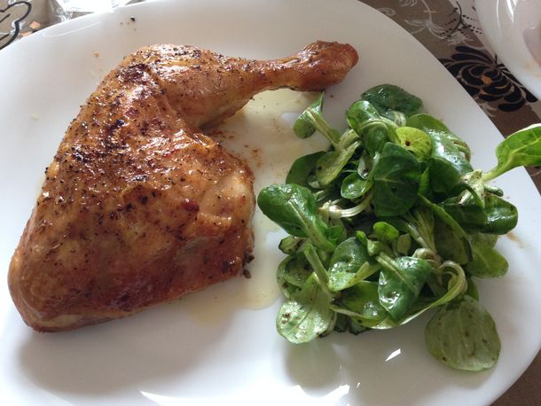 Violento asado: discutió por una pata de pollo y apuñaló a su hermana y a su cuñado