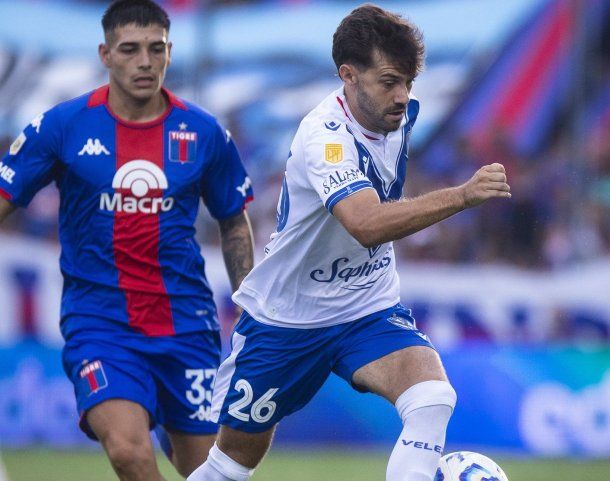 Vélez arrancó la defensa del título con una dura derrota ante Tigre en Victoria