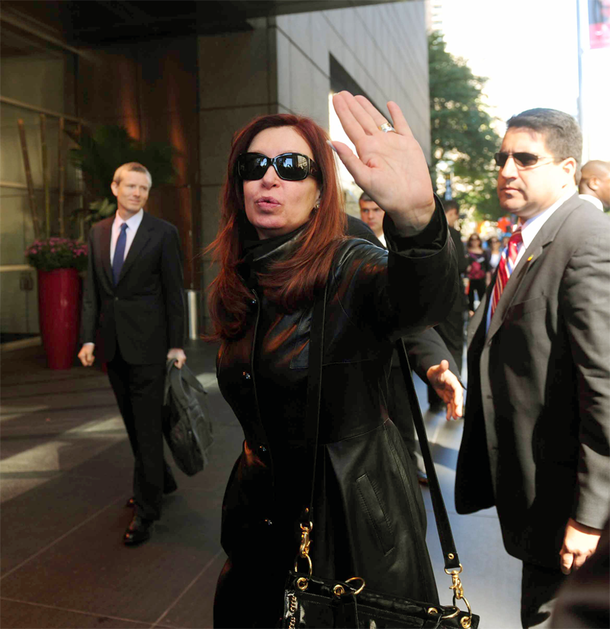 ¿Quién es la nena que abrazó a Cristina en Nueva York?