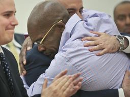Pasó 24 años preso por error y ahora reclama US$162 M