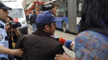 atentado en una marcha por la paz en turquia deja por lo menos 86 muertos atentado en una marcha por la paz en turquia deja por lo menos 86 muertos