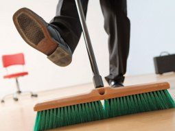 Por qué hay que barrer hacia afuera en Año Nuevo