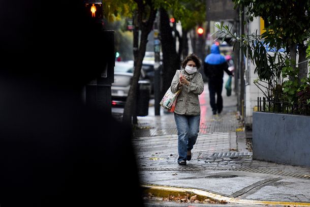Ciudad de Buenos Aires: desde el lunes es obligatorio el uso de barbijos en la calle 