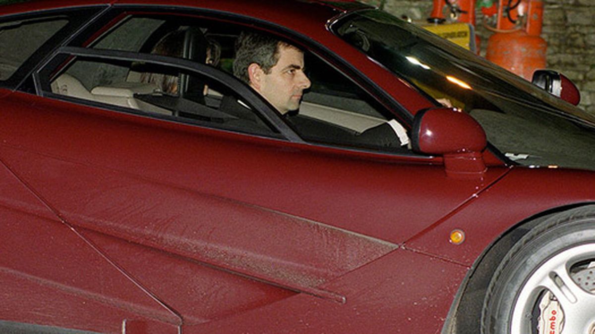 accidente automovilistico de rowan atkinson