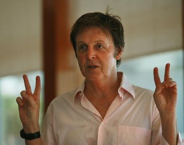 Sir Paul pidió que liberen un elefante encadenado en la India
