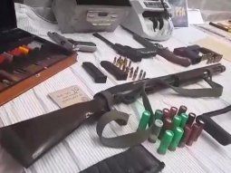 rosario: incautaron un arsenal en un mega operativo rosario: incautaron un arsenal en un mega operativo