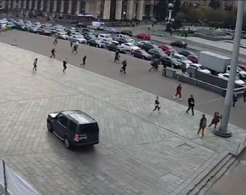 VIDEO: Se desmayó cuando manejaba su camioneta