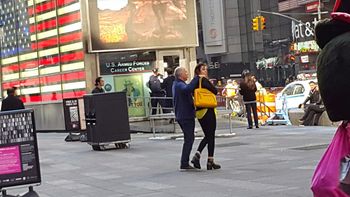 el presidente de la corte suprema se casa: su novia, 26 anos mas joven que el el presidente de la corte suprema se casa: su novia, 26 anos mas joven que el