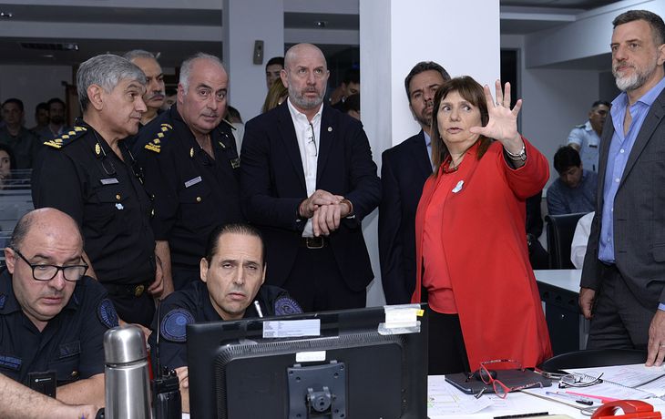 Bullrich supervisó el protocolo de seguridad por la marcha de la CGT