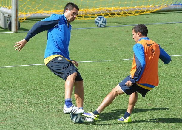 Riquelme se prepara para volver a ser titular: hizo siete goles en la práctica