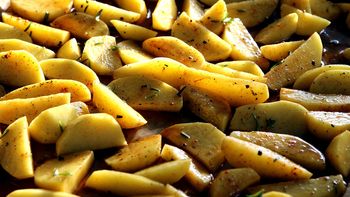 La manera de cocinar papas rápido y que queden ideales. El truco casero perfecto. La manera de cocinar papas rápido y que queden ideales. El truco casero perfecto.