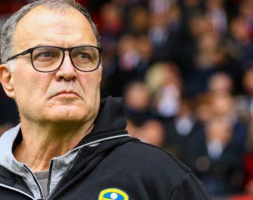 Marcelo Bielsa renovó contrato con Leeds por una temporada