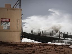 El huracán Matthew azota a Estados Unidos. El huracán Matthew azota a Estados Unidos.