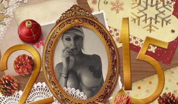 Año nuevo, costumbre vieja: Vicky Xipolitakis recibió desnuda al 2015