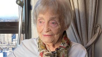 la historia de la mujer que espio la base naval de mar del plata durante la guerra de malvinas la historia de la mujer que espio la base naval de mar del plata durante la guerra de malvinas