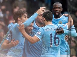 el city aplasto al arsenal con gol del kun, que salio lesionado el city aplasto al arsenal con gol del kun, que salio lesionado