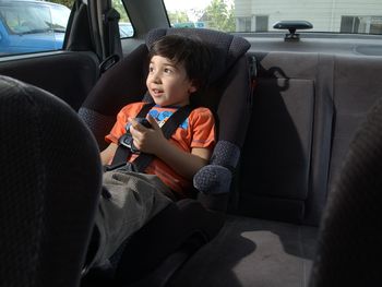 Ciudad: normas  más duras para llevar chicos