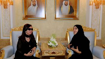 cristina fernandez esta en abu dhabi para iniciar su gira cristina fernandez esta en abu dhabi para iniciar su gira