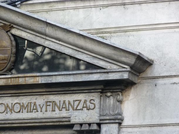 Ministerio de Economía y Finanzas (MEF) del Uruguay.