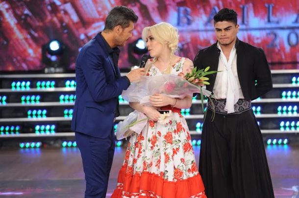 Ángela Torres arrasó en el teléfono y eliminó a Militta Bora del Bailando