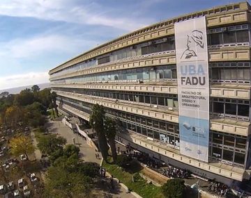 Polémica en la UBA por la presentación de un prototipo de aspiradora nazi