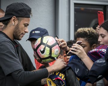 El brasileño sigue coqueteando con irse del Barcelona